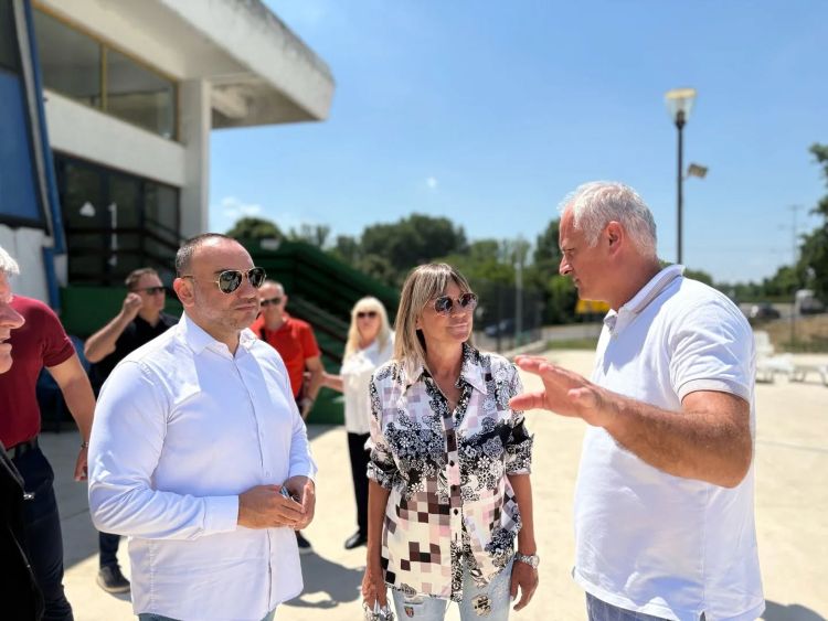 Отворена летња сезона на обреновачким базенима