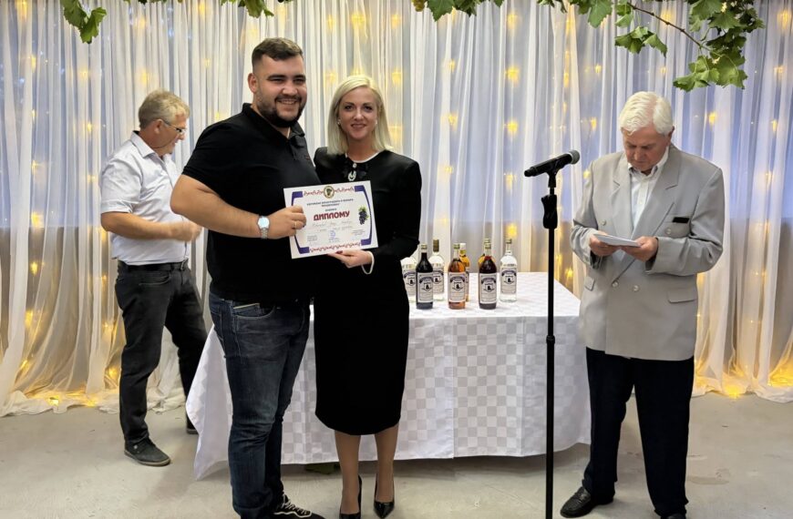 У Младеновцу награђени најбољи произвођачи вина и ракије
